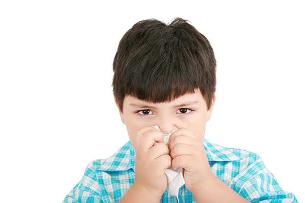 鼻過敏非傳染病 他長期咳嗽惹惱同學引爭議